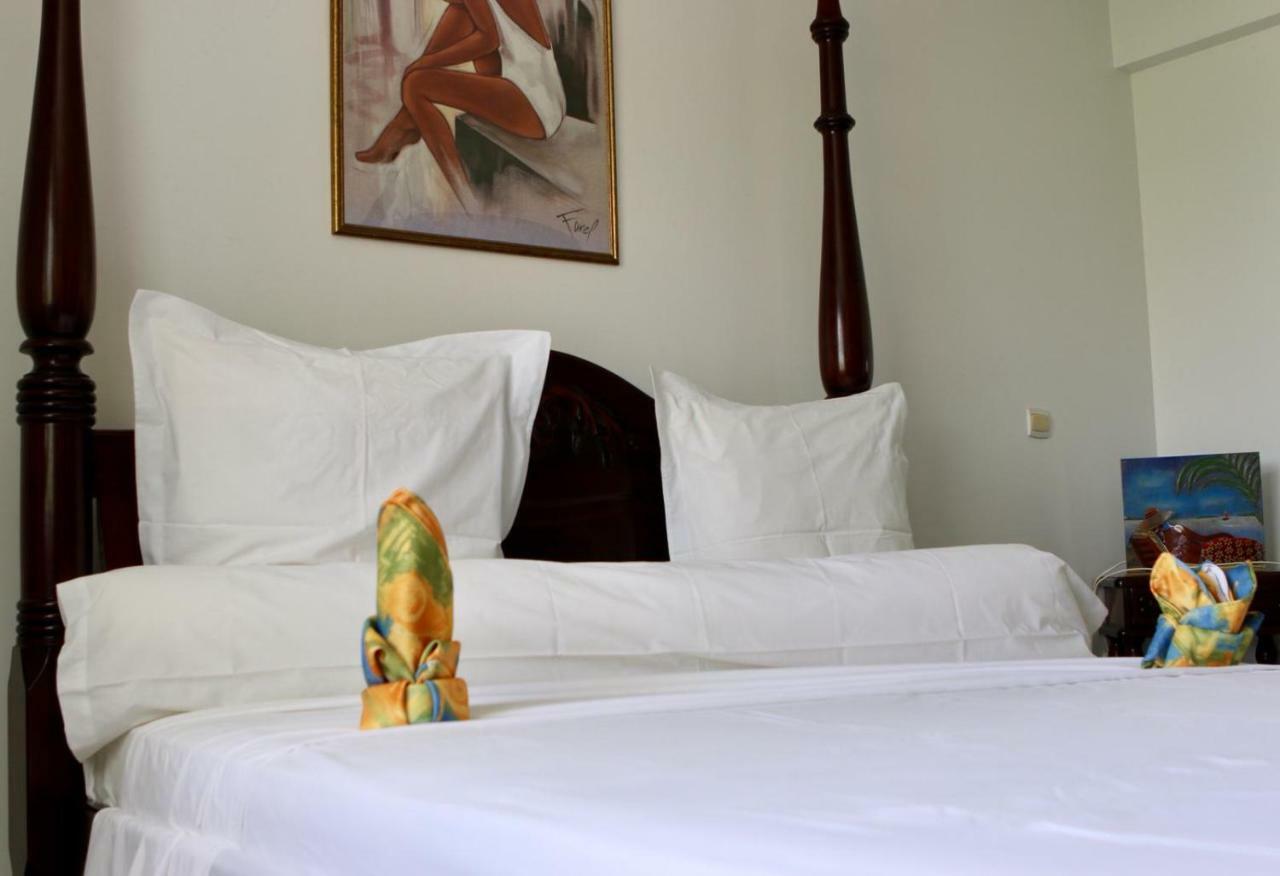 Bed & Breakfast 6 Suites Piscine Et Plage Pointe Faula เลอโวแกล็ง ภายนอก รูปภาพ